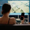 Феномен «второго экрана» почему мы не можем смотреть фильмы без телефона